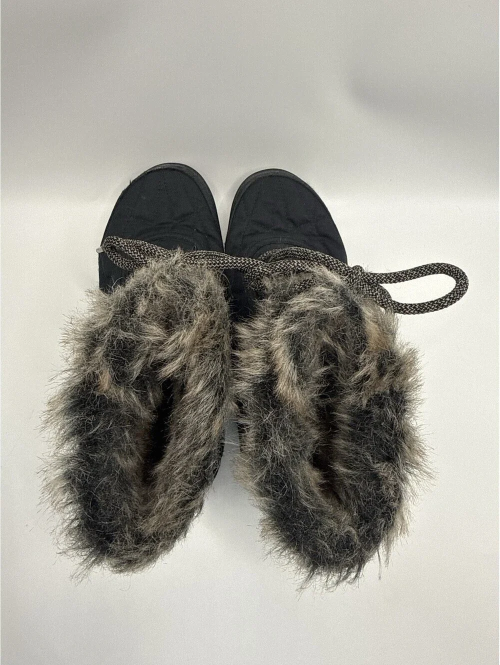 Columbia Minx Mid III Black Pebble Snow Shorty Boots Women's Size 6